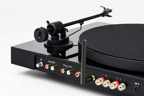 Pro-Ject Juke Box E (Piano) [Tech & Turntables]