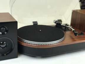 Camden Turntable With Speakers [Tech & Turntables]