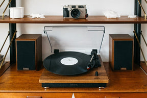 LENCO LS-100 - TURNTABLE WITH SPEAKERS (WOOD) [TECH & TURNTABLES]